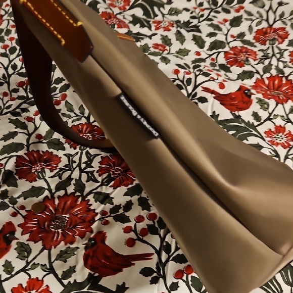 Dooney & Bourke Tan Shoulder Bag with Brown Trim - Picture 4 of 10